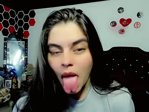 Show modela maddison_inova na web-kameri