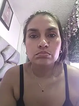 AlejandraCortez_ Adlı Modelin Canlı XXX Sohbeti