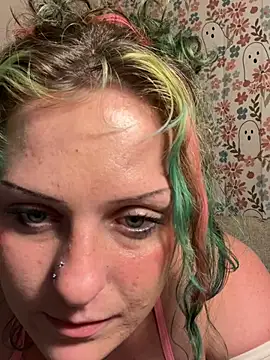 lucyintheskies Chat XXX in diretta
