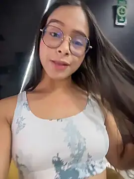 HappyKittyXXX – webcam-show