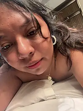 Show modela Shammie69 na web-kameri