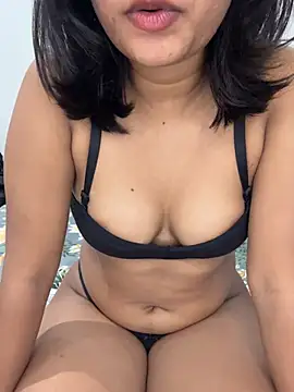 عرض كام lyra_girl69