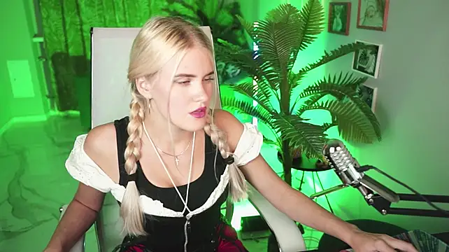 Chat +18 de KattyWilde ao vivo