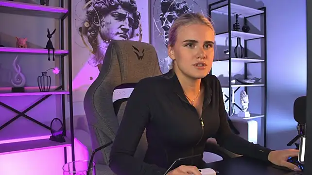 Онлайн чат XXX KattyWilde