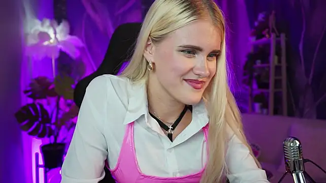 צ'אט XXX בשידור חי של KattyWilde