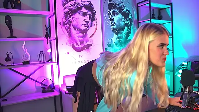 KattyWilde Live XXX-chat