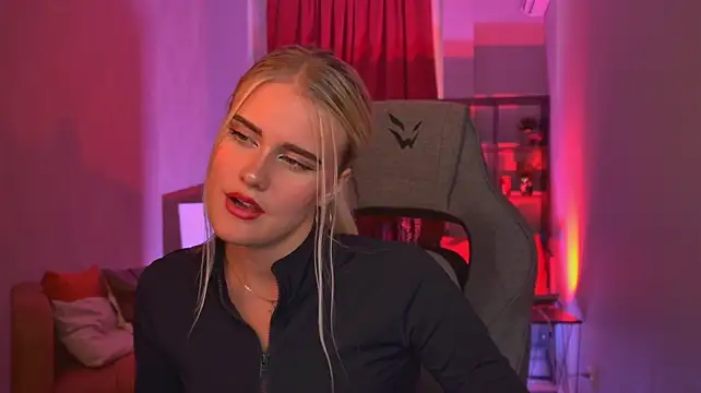 دردشة KattyWilde الجنسية المباشرة