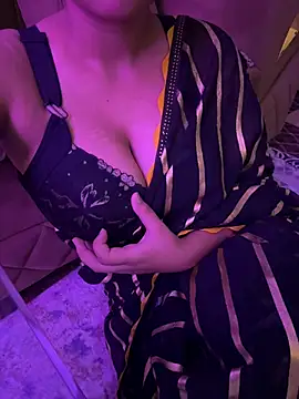 callmevarshu's Webcam Show