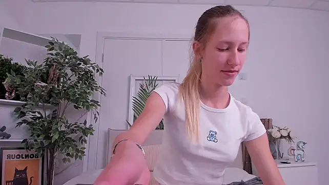 Lisa_Bunny's Live XXX Chat