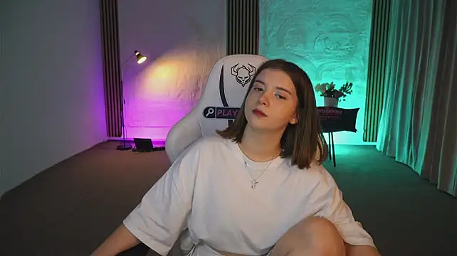 Tessa_054: онлайн-секс-чат