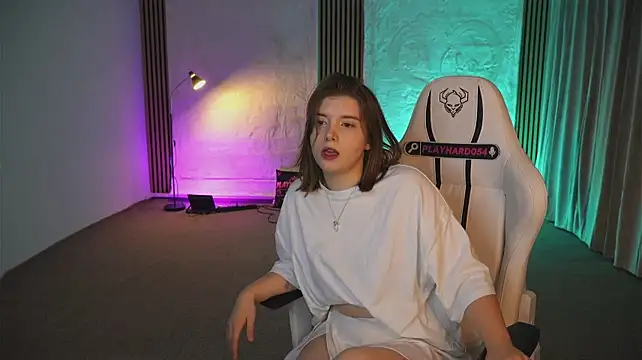 Tessa_054: απευθείας συνομιλία ΧΧΧ