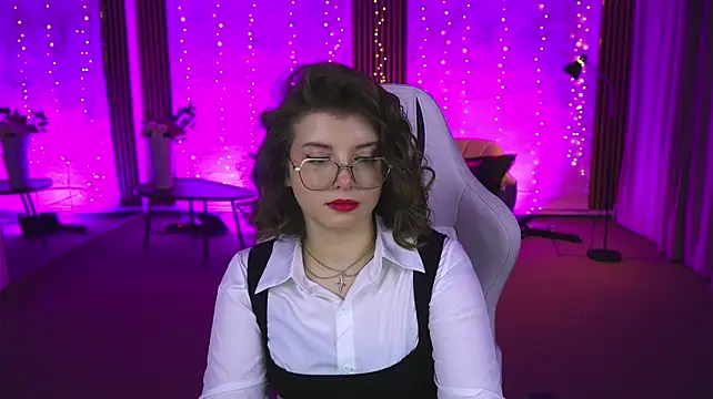 Chat +18 de Tessa_054 ao vivo