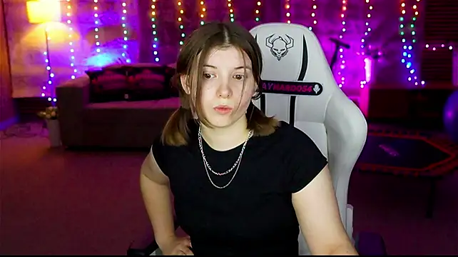 Tessa_054's Webcam Show