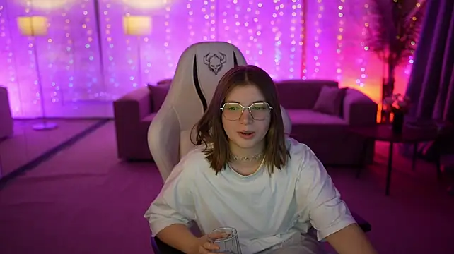 XXX chat uživo modela Tessa_054