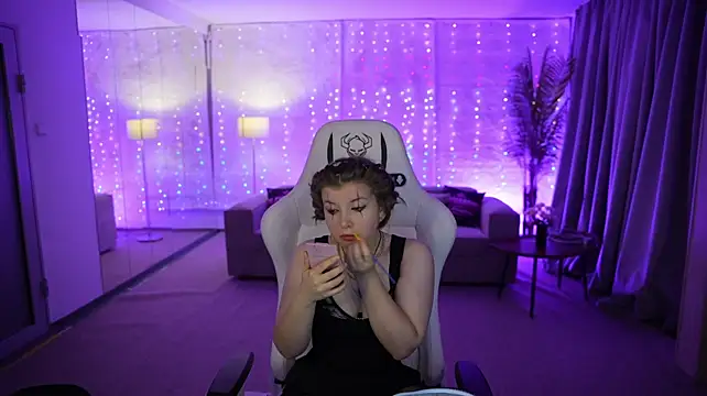 Tessa_054 XXX чат на живо