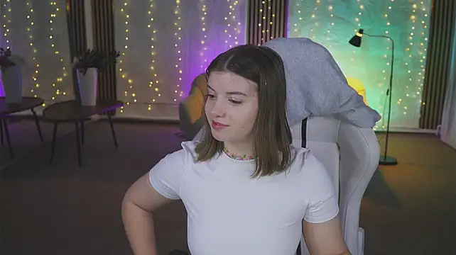 Tessa_054 élő XXX-chatje