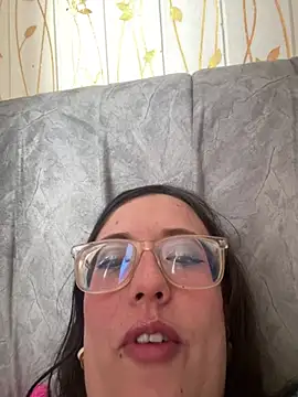 I_Am_BellyRose's Webcam Show