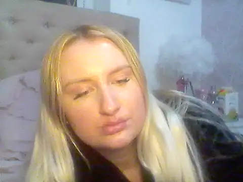 Chat XXX ao vivo de blondebeautyx__
