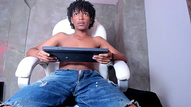 Show modela Raymond_steel na web-kameri