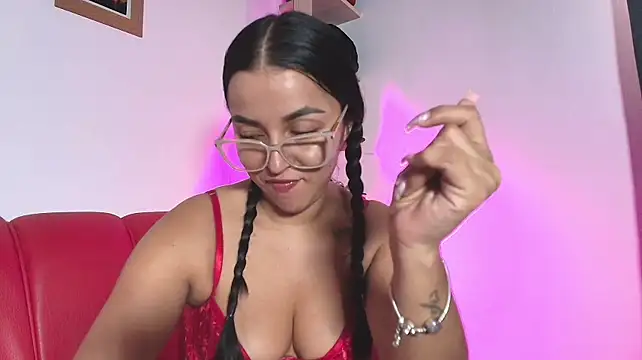 HikariChloe_ Show in webcam
