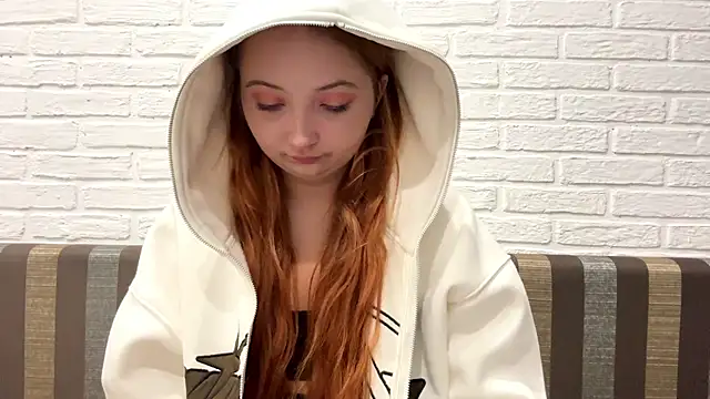 Chat +18 de AinyJuly ao vivo