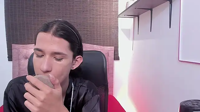 starboysprg Adlı Modelin Web Kamerası Şovu