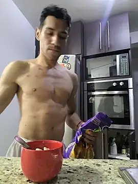 ironsculpt: διαδικτυακό σόου στην κάμερα