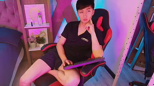 Liamm_Dark Show in webcam