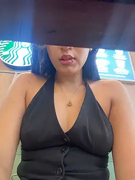 salome-rojas Adlı Modelin Canlı XXX Sohbeti