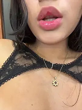 salome-rojas Show in webcam
