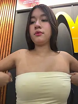 salome-rojas Show in webcam