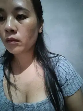Cums_hot 现场XXX聊天