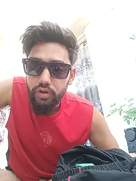 הופעת וובקאם של dhruvplayboy