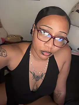 badgirluzi Webcamshow
