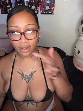 badgirluzin Live XXX chat