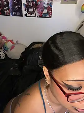 badgirluzi's Webcam Show