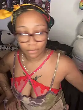 badgirluzi Show in webcam