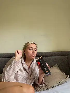 NataliaIsabella Webcam Show
