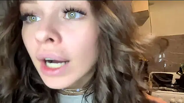 LanaSerbski Chat XXX in diretta