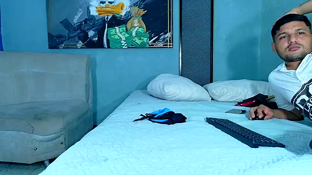 Hornyshow11 Webcamshow