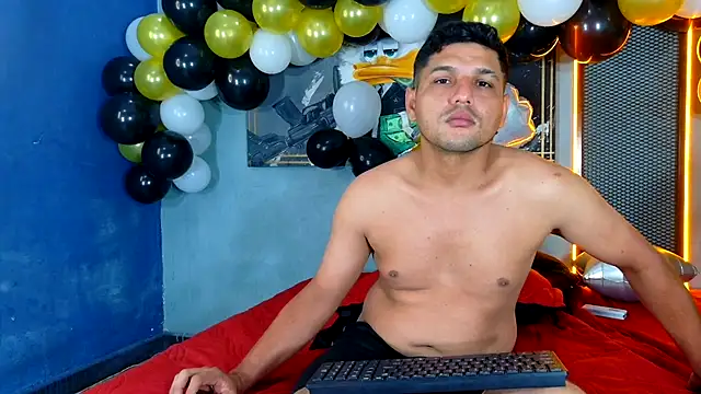 Hornyshow11 Webcam Show