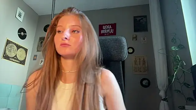 Chat +18 de EllyCerry ao vivo