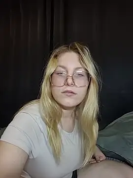 XXX chat uživo modela stacyyy