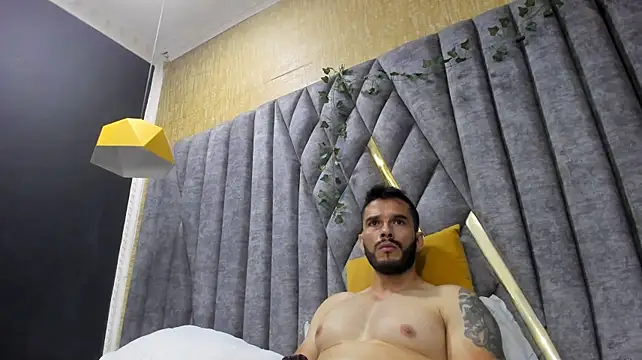 TheeRock_1 Шоу с уебкамера