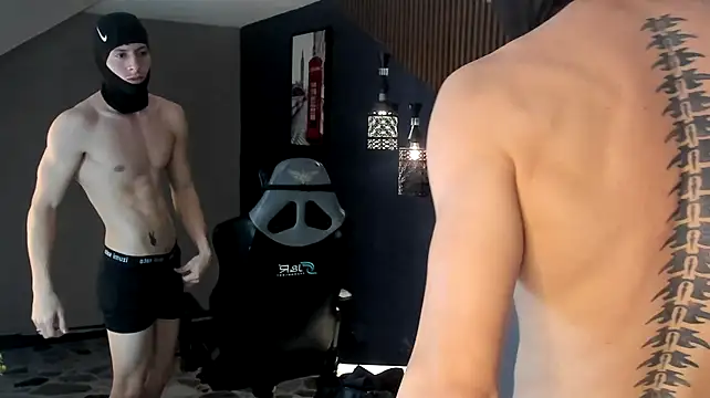 Show modela TheGhostforeeonss na web-kameri
