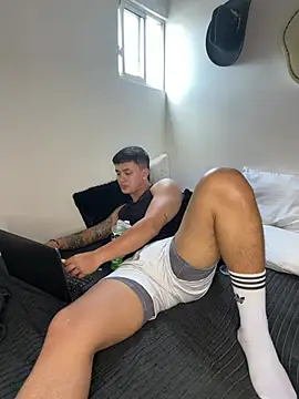Show modela Christopher_strongg na web-kameri