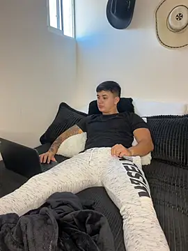 Christopher_strongg – webcam-show