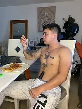 Show modela Christopher_strongg na web-kameri