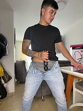 แชท XXX สดของ Christopher_strongg