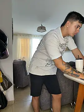 Christopher_stronggのウェブカメラショー